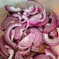 sliced red onion