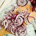 sliced red onion