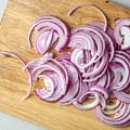 thinly sliced red onion